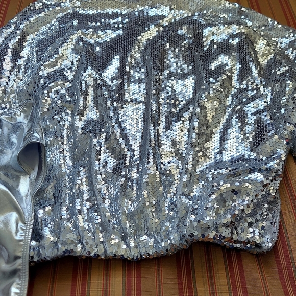 SEQUIN CR0P TOP - Picture 5 of 6